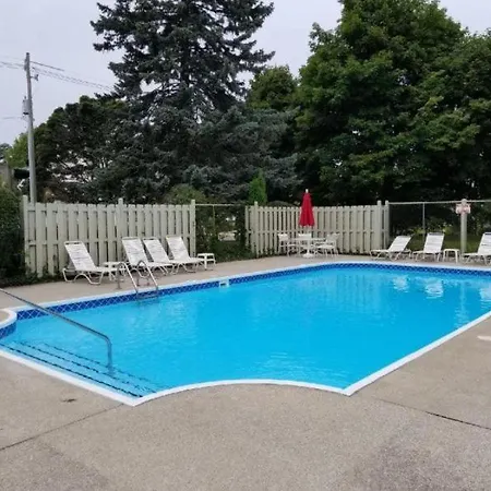 Riverside- Waterviews-1 Block To Beach